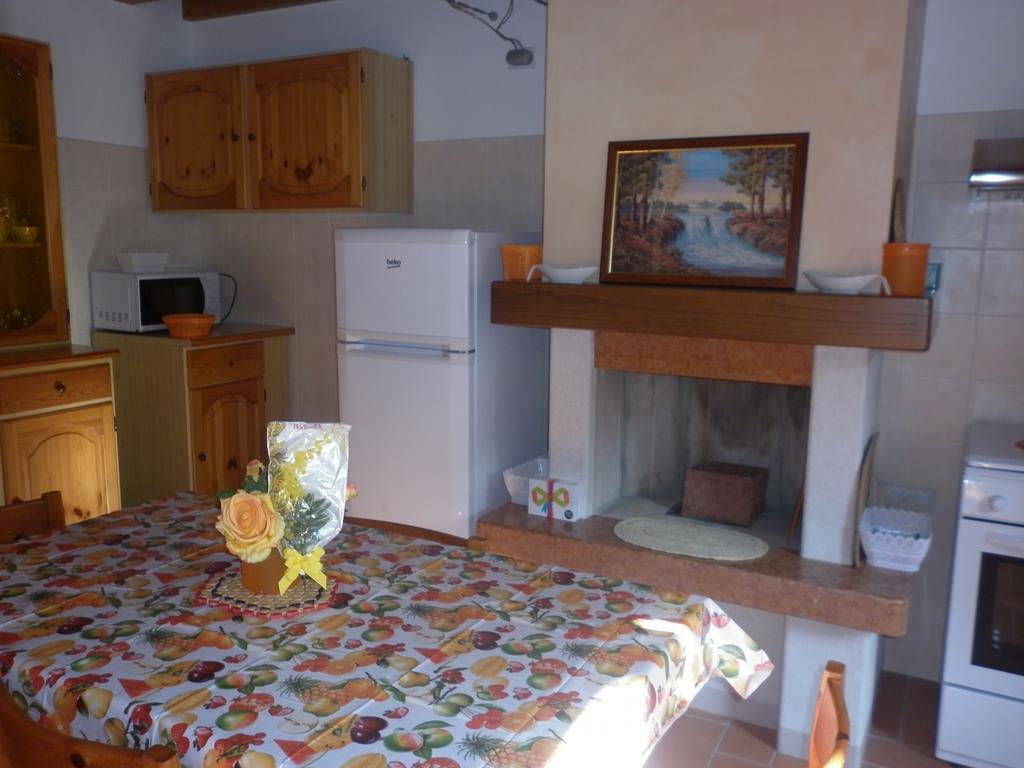 La Piccola Mimosa Apartment Sant'Ambrogio di Valpolicella Luaran gambar