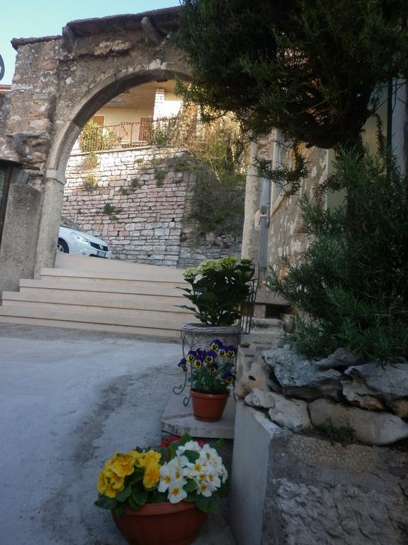 La Piccola Mimosa Apartment Sant'Ambrogio di Valpolicella Luaran gambar